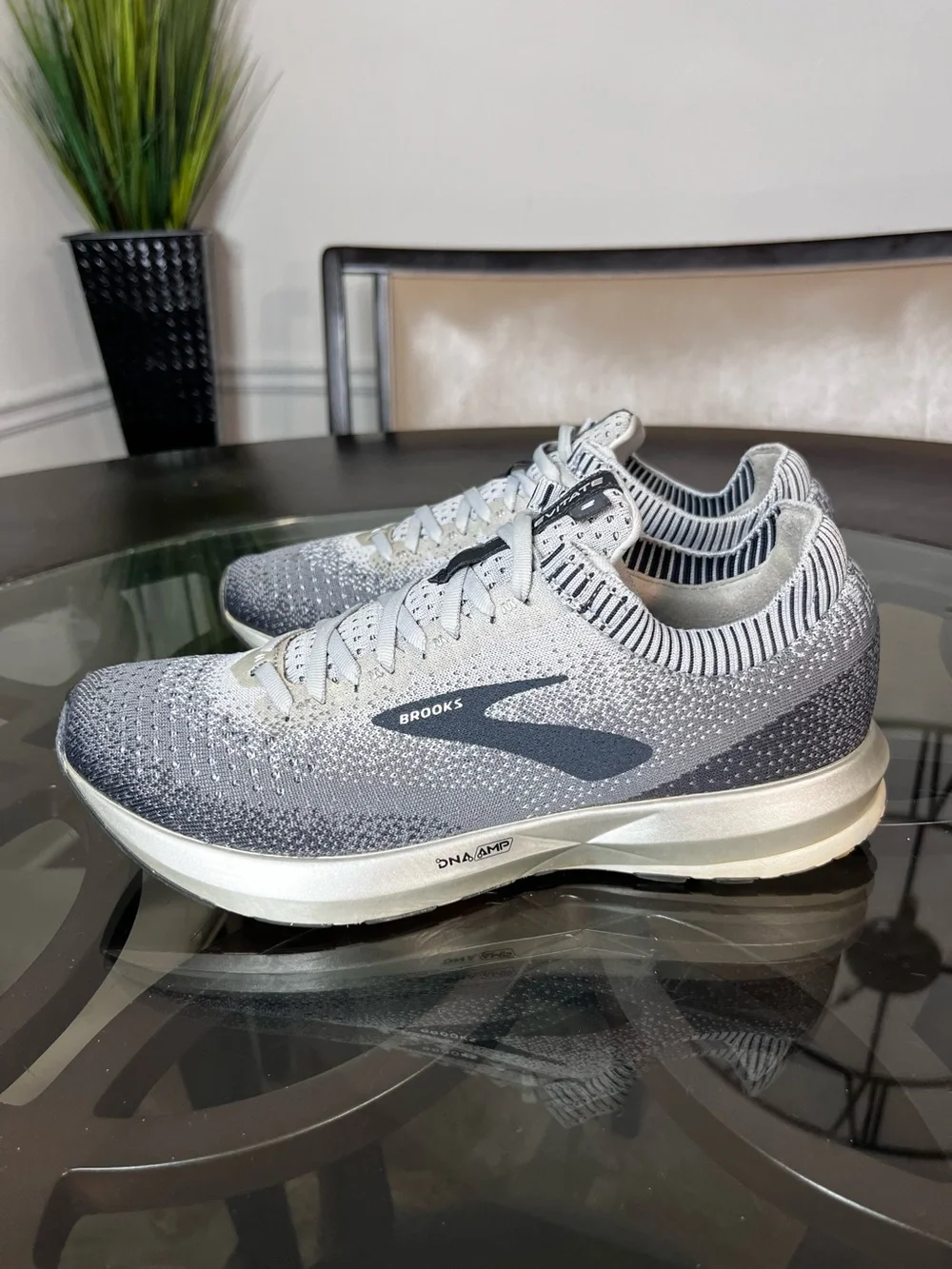Brooks Levitate 2 Running Shoes Womens Size 10.5